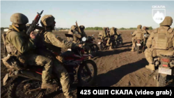 Ucraina a copiat tacticile rusești și a trecut la înființarea unor unități specializate de asalt cu motociclete (fotografie de arhivă).