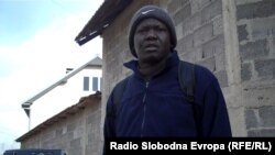 Архивска фотографија: Имигрант од Сомалија во македонското село Лојане кај Куманово.