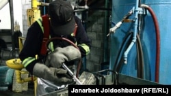 Золотоизвлекательная фабрика месторождения Кумтор, Иссык-Кульская область, 23 февраля 2013 года.