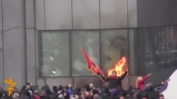 Neredi u Prištini, molotovljevi kokteli i suzavac