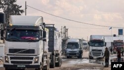 Aprovizionarea civililor palestinieni blocați în Gaza de ofensiva israeliană împotriva grupării Hamas este un subiect de dispută aprinsă între Israel și diferite guverne sau organizații internaționale care vorbesc de o catastrofă umanitară. 