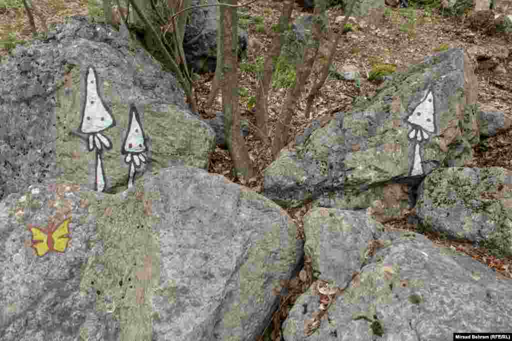 Crteži koji su u Eko centru Blagaj djelo djece učesnika različitih projekata koje je taj Centar organizirao.