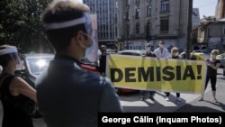 Protest în fața DIICOT al mai multor organizații civice, față de recenta clasare a dosarului 10 august