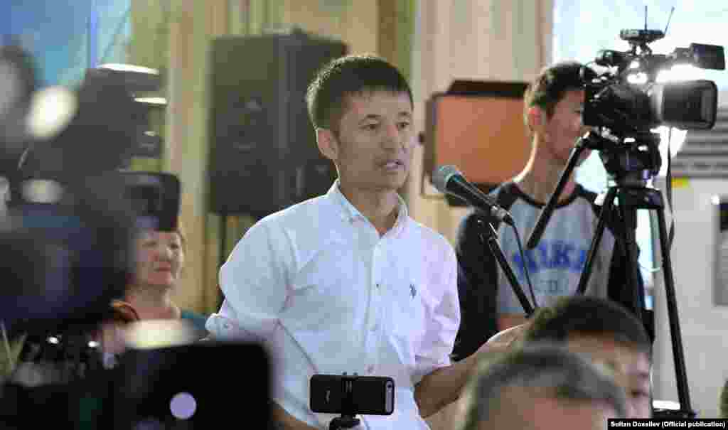 Уланбек Эгизбаев на пресс-конференции президента. 1 августа 2016 года.