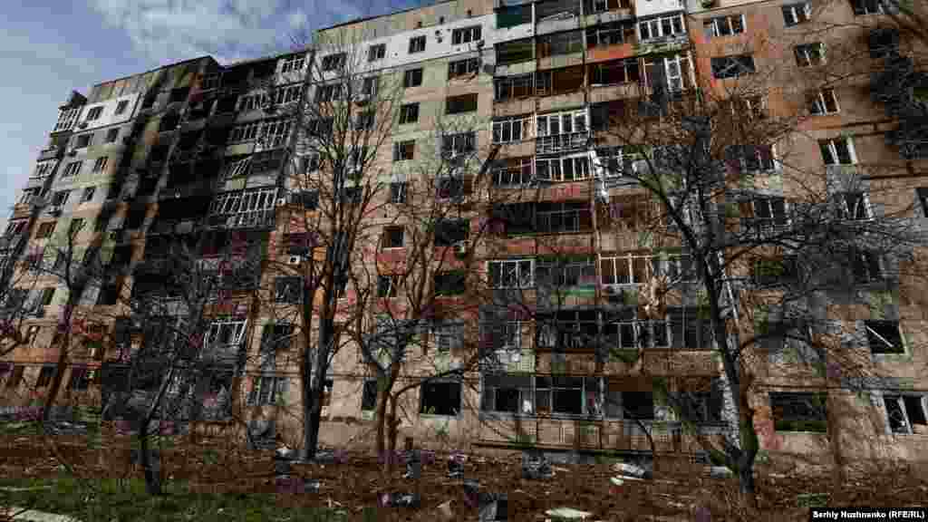 Avgyijivka 2023 novemberében. A városért folytatott harc utolsó heteiben, amely 2024 februárjában ért véget, egyetlen épület sem maradt épségben. Egy helyi ukrán parancsnok szerint a város elfoglalása negyvenhétezer katona életébe került Oroszországnak