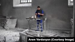 Aram Vardaniján útikönyveket ír, valamint újságíróknak segít helyszíni riportoknál. Fotó: Aram Vardanyan (©)