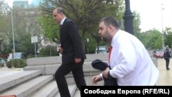 Делян Пеевски при едно от редките си влизания в Народното събрание