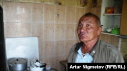 Мырзабай Лесов, бастующий бывший рабочий компании "Озенмунайгаз". Жанаозен, 1 сентября 2011 года.