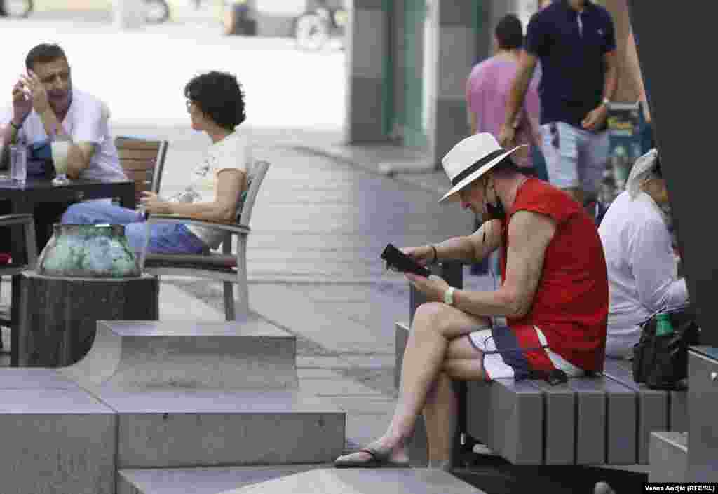 U martu 2021. Srbija je usvojla Zakon o klimatskim promenama koji podrazumeva uspostavljanje sistema za smanjenje emisije gasova sa efektom staklene bašte i povećanje otpornosti pogođenih sektora u privredi.