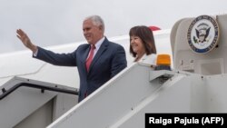 Pence je u Tallinu, prvoj stanici putovanja koji će ga odvesti i u Gruziju i Crnu Goru