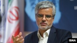 محمود صادقی پیشنهاد داده در صورت پخش اعترافات متهمان، پخش‌کننده به شش ماه تا سه سال حبس محکوم شود. 