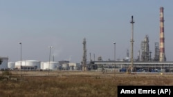 Neftgazinkor je od kraja decembra 2018. do sredine aprila 2021. godine povećala kapital za oko 900 miliona evra u "Optima grupi" (na fotografiji Rafinerija nafte Brod)