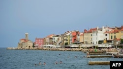 Pogled na slovenski grad Piran