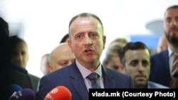 Арбен Таравари, министер за здравство