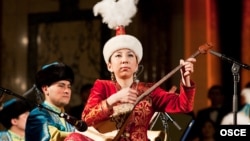 Исполнители казахской народной музыки. Иллюстративное фото.