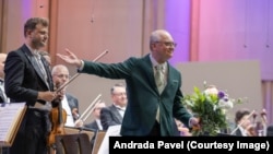 Ediția din 2025 a Festivalului Internațional George Enescu a debutat cu o creație muzicală semnată de Dan Dediu (centru).