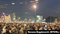 Studenti u blokadi, deo opozicije i nevladinih organizacija optužili su vlast za upotrebu zvučnog topa tokom protesta u Beogradu, 15. marta 2025.
