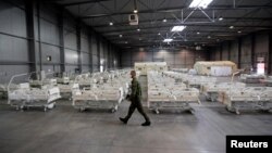 Министерствата на отбраната и здравеопазването заедно изградиха полева болница в покрайнините на Прага с 500 оборудвани легла