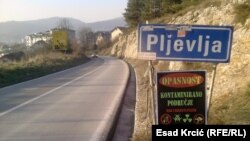 Opština Pljevlja, bogata prirodnim resursima, energetski je i industrijski centar države. U njoj se nalaze Termoelektrana i Rudnik uglja, stub energetskog sistema. Uprkos ovome, gotovo svaki dvadeseti stanovnik ovog grada živi od socijalne pomoći.