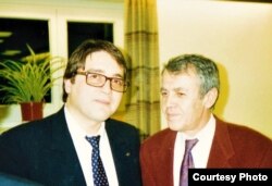 Emil Hurezeanu și N.C. Munteanu, realizatorii emisiunii „Actualitatea românească”, Munchen.