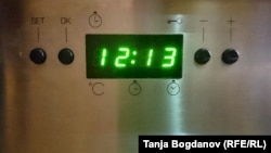 Digitalni satovi kasne skoro šest minuta