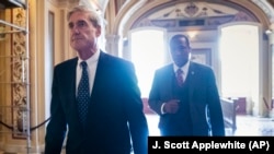 Robert Mueller na čelu istrage