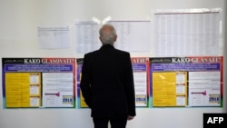 Krajnji rok za izmjene izbornog zakonodavstva je maj 2022. godine kad se očekuje raspisivanje općih izbora u BiH. (Fotografija sa biračkog mjesta u Sarajevu na općim izborima u BiH 2018. godine)