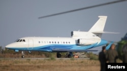 Avionul care o transportă pe președinta Comisiei Europene, Ursula von der Leyen, decolează de pe pista bazei aeriene Mihail Kogălniceanu, jud Constanța, pe 1 septembrie 2025.