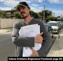 Imagine reprezentându-l pe candidatul PSD surprins de reprezentanții USR din secțiile de votare cu 473 de procese verbale, din totalul celor 656, câte sunt la Sectorul 1