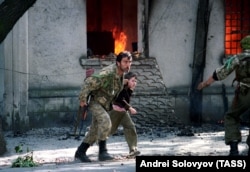 აფხაზეთის 1992-1993 წლების ომის შემდეგ ათასობით ეთნიკურ ქართველს მოუწია საკუთარი კერის მიტოვება. ბევრ მათგანს მისცეს წყალტუბოში, სახელმწიფო სანატორიუმებში ცხოვრების უფლება.