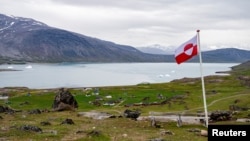 Premijer Grenlanda jasno je poručio da ostrvo – koje je autonomna teritorija u Kraljevini Danskoj – nije na prodaju i da samo Grenlanđani mogu odlučiti o svojoj budućnosti.