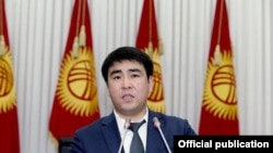 Жанар Акаев.