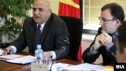 Никола Рилкоски, претседател на Државната изборна комисија (ДИК) и членот на Државната изборна комисија (ДИК), предложен од ДУИ Субхи Јакупи.