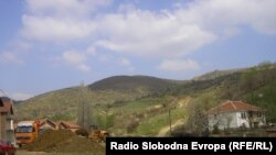 Според информациите стотици илегалци престојуваат во македонските села на пат за Европа