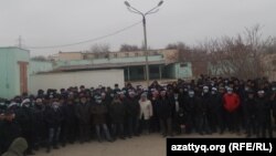 Работники OCC на голодовке в Актау. 18 января 2017 года.