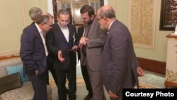 Иранская делегация на переговорах в Омане, 12 апреля 2025 года