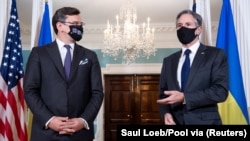 Dmitro Kuleba (lijevo), ministar vanjskih poslova Ukrajine na sastanku sa državnim sekretarom SAD Antonyjem Blinkenom (desno) u Washingtonu 5. avgust 2021.