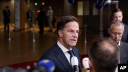 Холандскиот премиер Марк Руте им се обрати на медиумите на крајот од самитот на ЕУ во Брисел, рано во вторник, 18 јуни 2024 година.