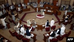 د نومبر پر ۲۷مه دغه غونډه د سپیکر عبدالقدوس بزنجو په مشرۍ کې وشوه.