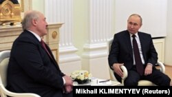 Alexandr Lukașenka și Vladimir Putin la Kremlin, Moscova, 22 aprile 2021.