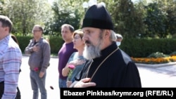 Митрополит Крымский и Симферопольский ПЦУ Климент на акции солидарности украинцев Крыма. Киев, 2021 год