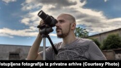 Kristijan Vujčić koji je diplomirao sa desetkama radio je, kaže, i kao skladištar za minimalnu plaću