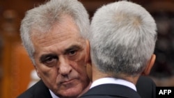 Томислав Николич суперечливий політик. У воєнні 90-ті він був завзятим сербським шовіністом