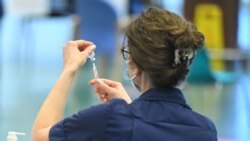 Și-a respectat oare AstraZeneca contractul cu UE? Înfruntarea continuă în jurul vaccinului