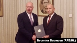 Новиот бугарски премиер Росен Желјазков и претседателот Румен Радев , Софија, Бугарија