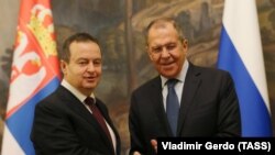 Српскиот министер за надворешни работи Ивица Дачиќ и рускиот министер за надворешни работи Сергеј Лавров за време на средбата во Москва на 17 април 2019 година.