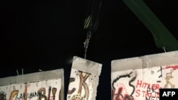 ბერლინის კედლის ნგრევა, 12 ოქტომბერი, 1989 წელი