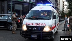 Над 1.000 луѓе, вклучително и борци на Хезболах и медицински лица, беа ранети во вторникот (17 септември) кога пејџерите што ги користат за комуникација експлодираа низ Либан, според безбедносни извори во Бејрут.