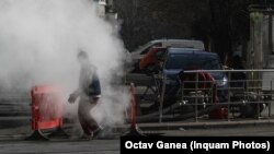 Sistemele de încălzire din marile orașe sunt învechite, iar administrațiile locale nu au bani pentru modernizarea lor. Costurile mari la utilități pun presiune pe bugetele locale, care s-ar putea epuiza în doar șase luni în cazul orașelor și comunelor.