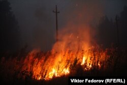Вокруг Найстенъярви продолжает гореть огонь